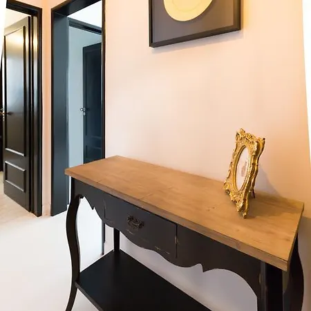 Avenida Charm Apartment *