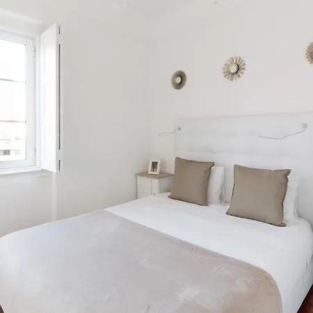 Avenida Charm Apartment *